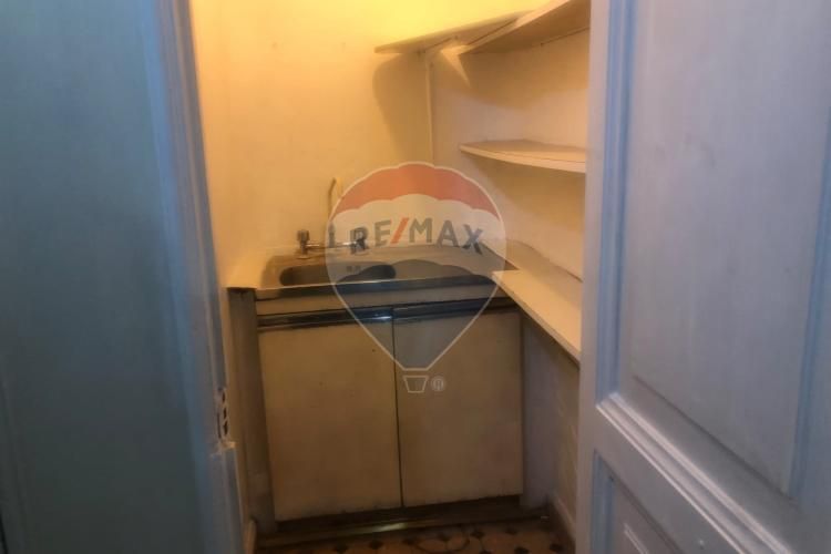 Comoda e iluminada oficina