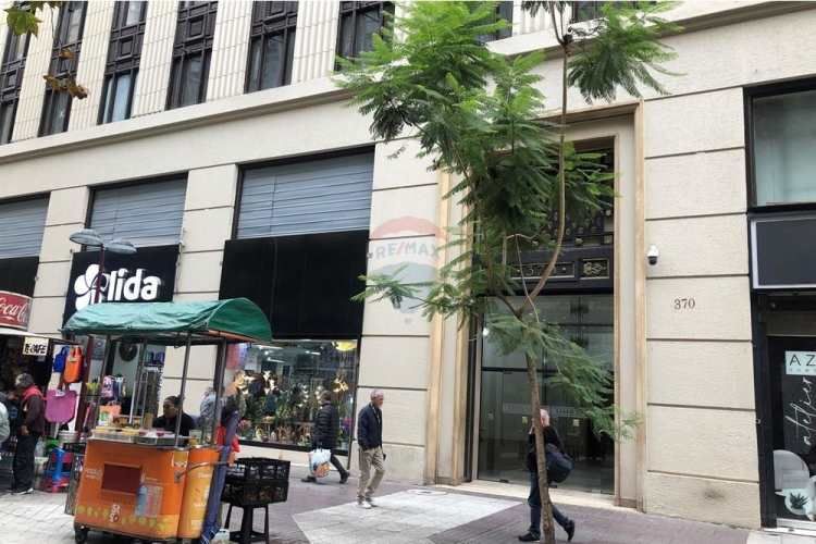 Comoda e iluminada oficina