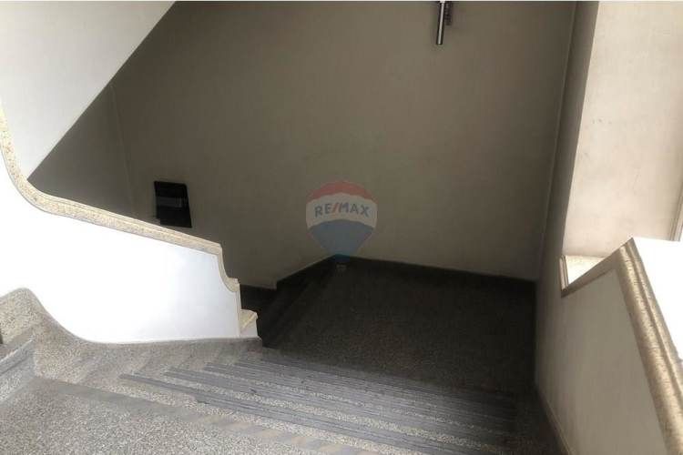 Comoda e iluminada oficina