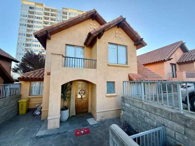 CASA altos de viña 210