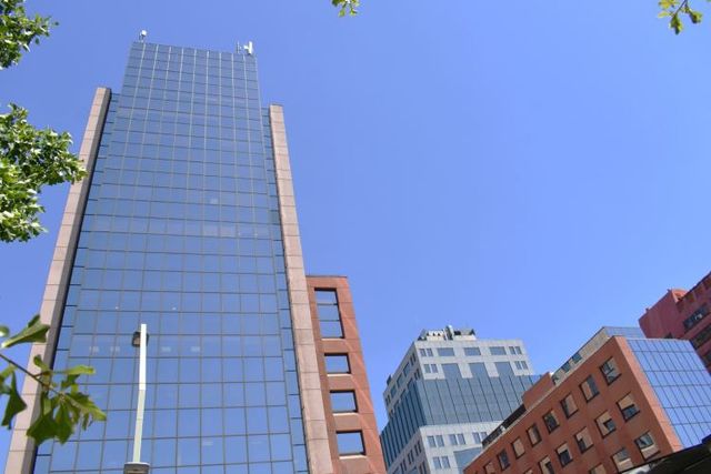 Espaciosa oficina a pasos de Metro Escuela Militar.