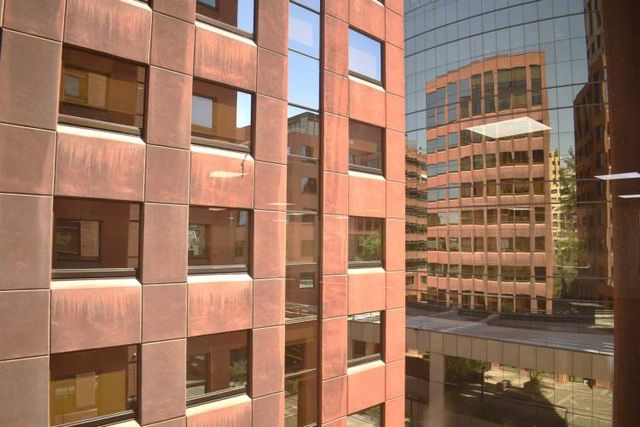 Espaciosa oficina a pasos de Metro Escuela Militar.