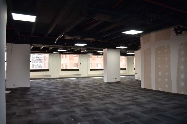 Espaciosa oficina a pasos de Metro Escuela Militar.