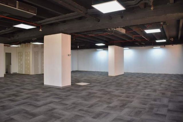 Espaciosa oficina a pasos de Metro Escuela Militar.