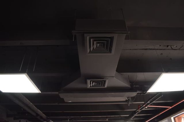 Espaciosa oficina a pasos de Metro Escuela Militar.