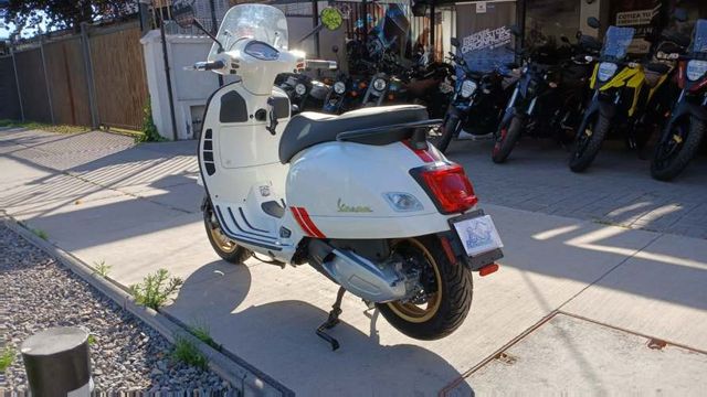VESPA 300 GTS