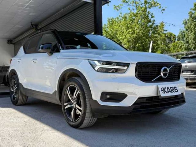 VOLVO XC40  2022
