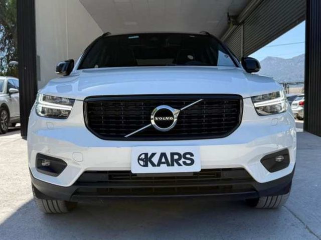 VOLVO XC40  2022