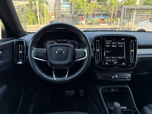 VOLVO XC40  2022