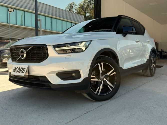 VOLVO XC40  2021