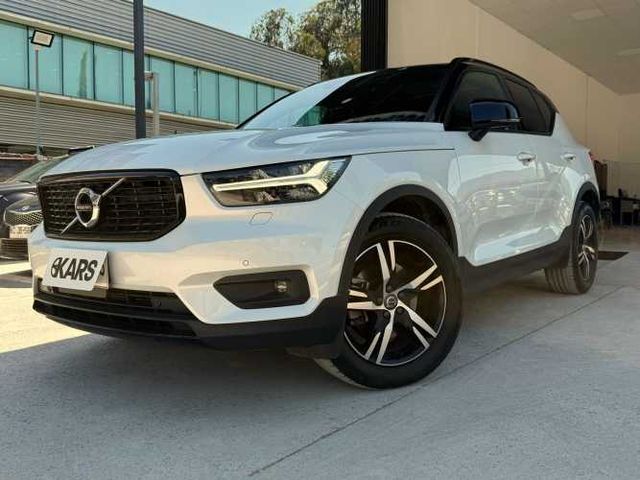 VOLVO XC40  2022