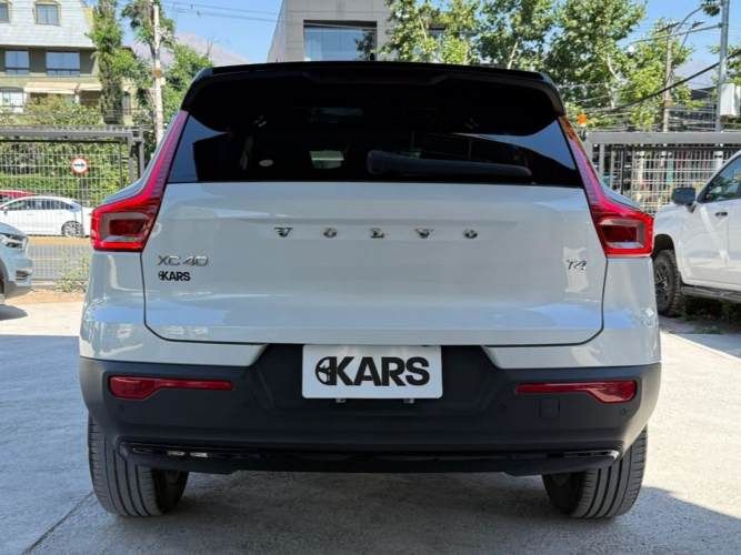 VOLVO XC40  2021