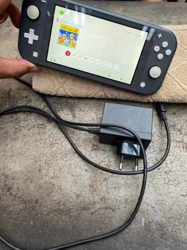 Nintendo Switch lite gris