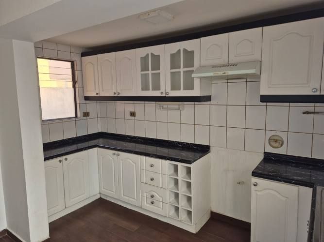 Amplia Casa de 3 pisos Sector Norte Antofagasta conversable