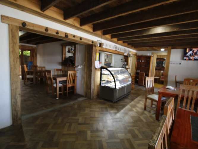 Derecho a llave de cafetería- fuente de soda en plaza de Chiguayante