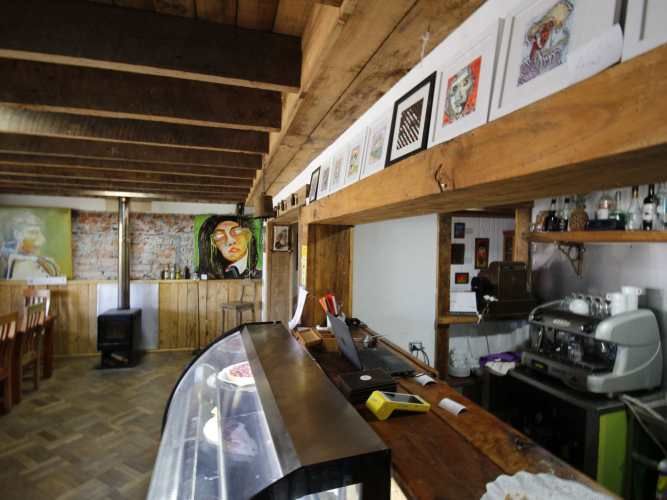 Derecho a llave de cafetería- fuente de soda en plaza de Chiguayante