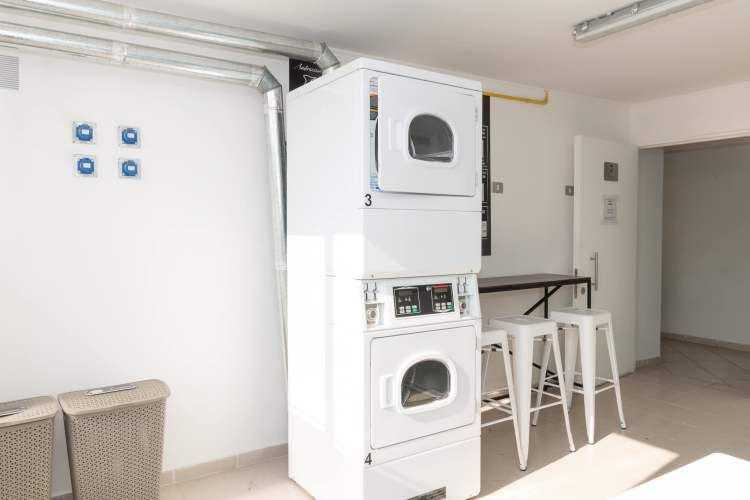 Av. Lo Espejo 01173 [1512-3]