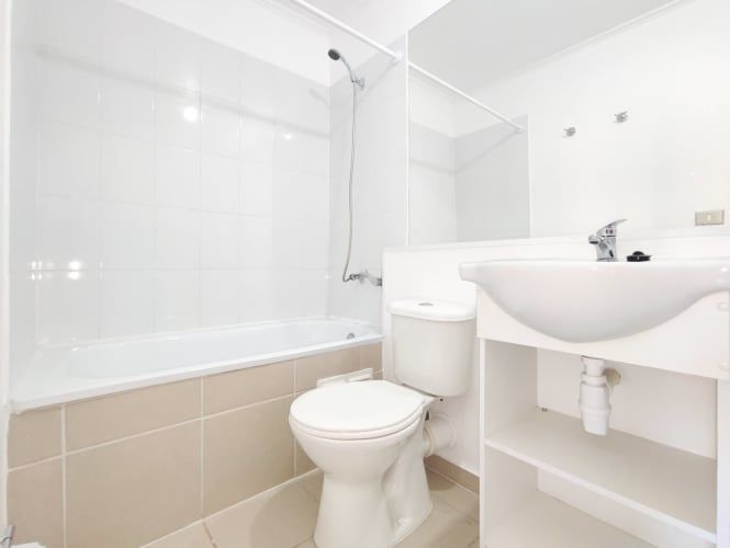 Av. Lo Espejo 01173 [1512-3]