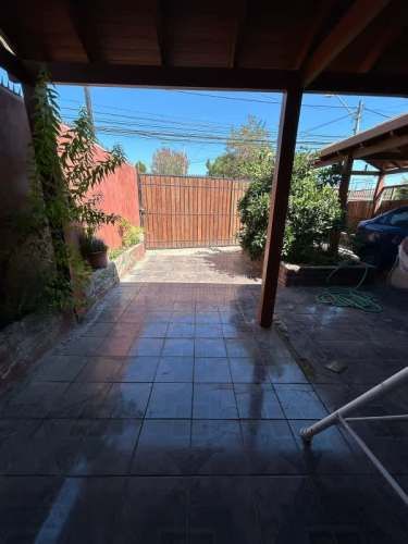 SE VENDE HERMOSA CASA DE 2 PISOS EN LA FLORIDA