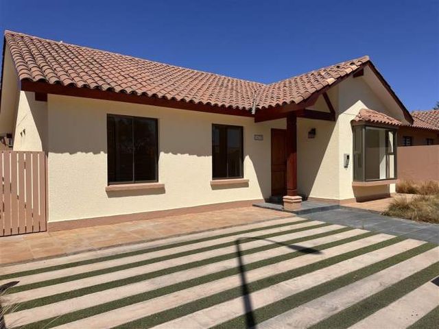 CASA AMPLIA Y COMODA PROPIEDAD EN CONDOMINIO, 4 DORMITORIOS 2 BAÑOS MUY CERCA DE ,LOS PRINCIPALES COLEGIOS DE LA SERENA.