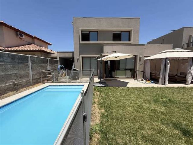 CASA Condominio Alcazar