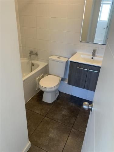 DEPARTAMENTO Av René Schneider 2031