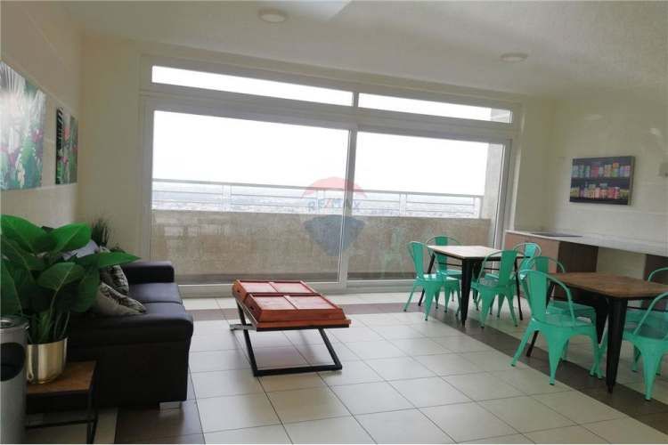 Estilo mariposa con estac. y bod. – m. las rejas