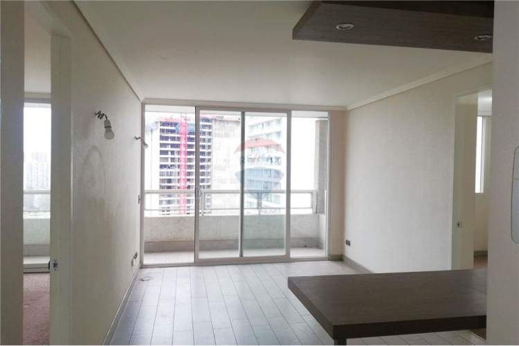 Estilo mariposa con estac. y bod. – m. las rejas