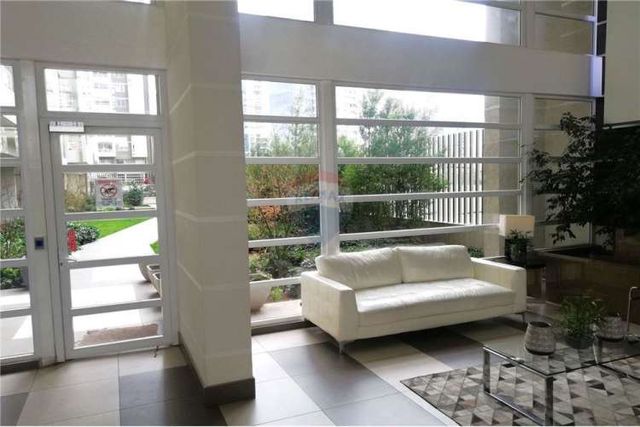 Estilo mariposa con estac. y bod. – m. las rejas