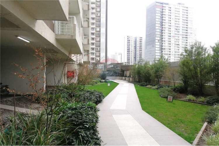 Estilo mariposa con estac. y bod. – m. las rejas