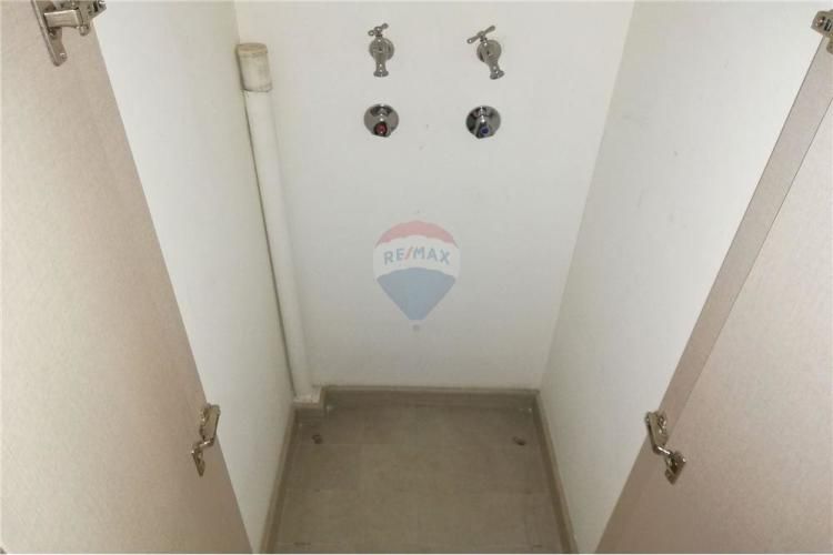 Estilo mariposa con estac. y bod. – m. las rejas