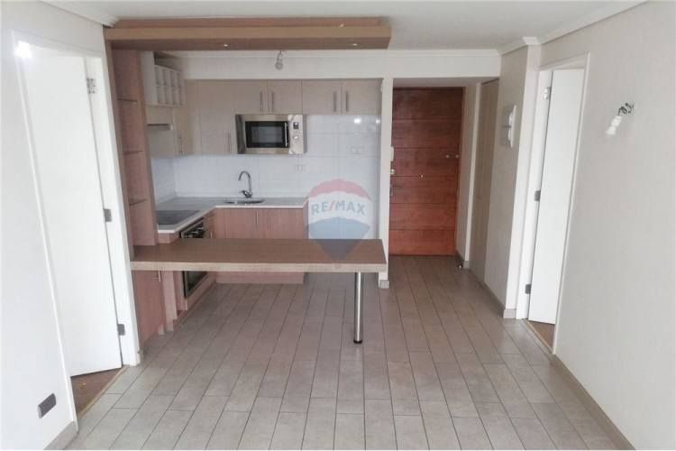 Estilo mariposa con estac. y bod. – m. las rejas