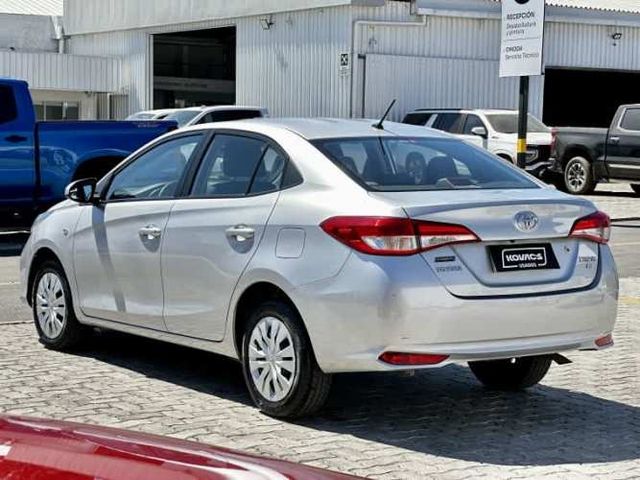 Toyota Yaris 1.5 Sedan Gli E Mt 2022