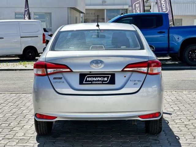 Toyota Yaris 1.5 Sedan Gli E Mt 2022