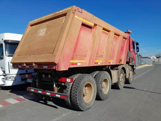 K480  8x4   tolva de 20mt3