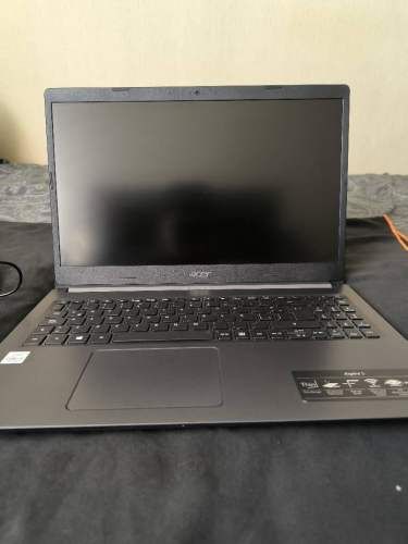 Laptop Acer aspire 5 Intel Core3 10TH GEN y Teléfono Samsung A33 5G