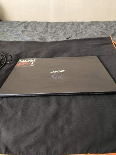 Laptop Acer aspire 5 Intel Core3 10TH GEN y Teléfono Samsung A33 5G