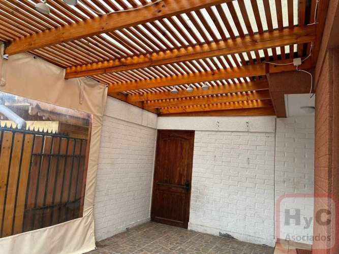 Arriendo Amplia Casa en Ciudad Satélite