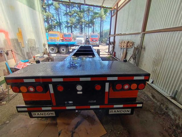 REMOLQUE PORTA CONTAINERS