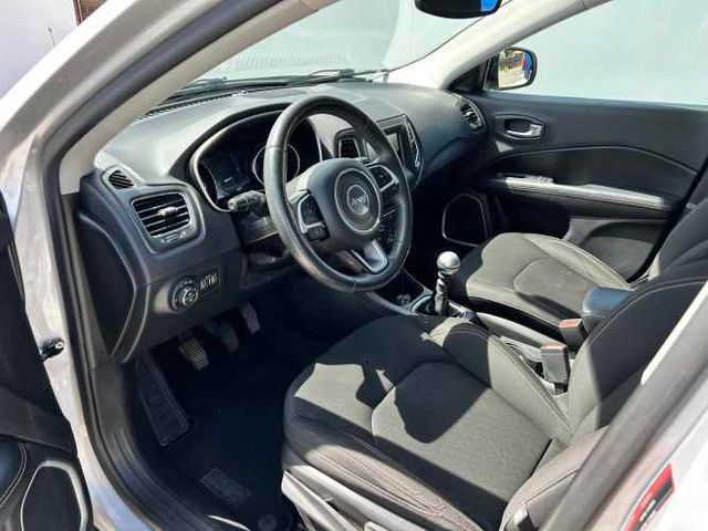 Jeep Compass Sport 2.4 2018  – 4x2 Mecánico 6 Velocidades