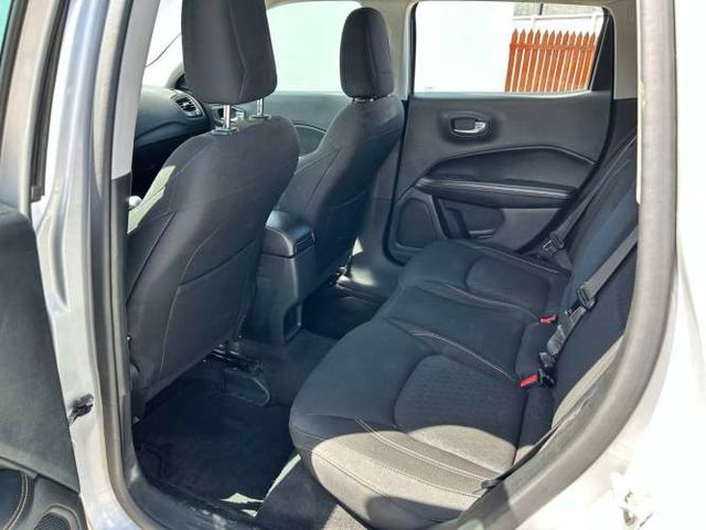 Jeep Compass Sport 2.4 2018  – 4x2 Mecánico 6 Velocidades