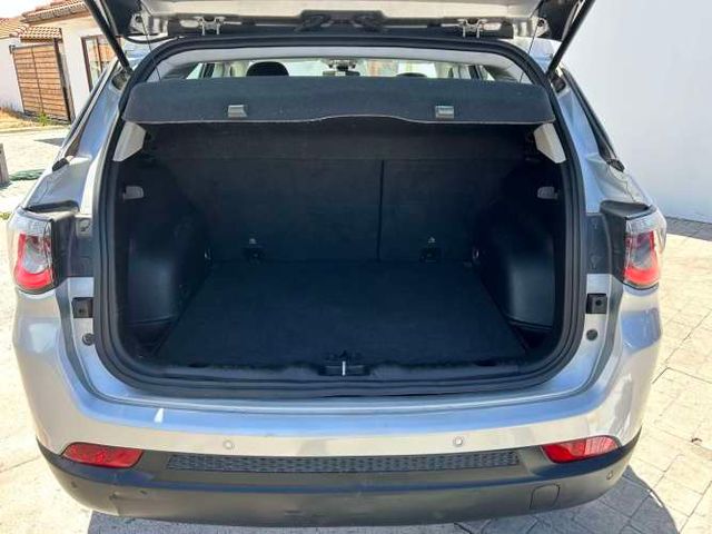 Jeep Compass Sport 2.4 2018  – 4x2 Mecánico 6 Velocidades