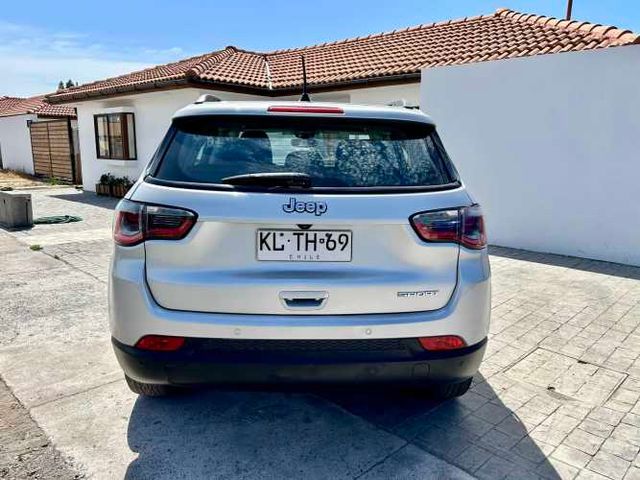 Jeep Compass Sport 2.4 2018  – 4x2 Mecánico 6 Velocidades