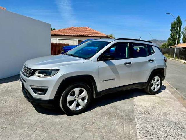 Jeep Compass Sport 2.4 2018  – 4x2 Mecánico 6 Velocidades