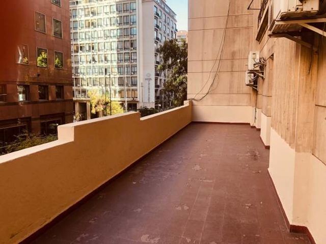 Oficina en Venta en pleno Centro de Santiago - Excelente Conectividad!!!