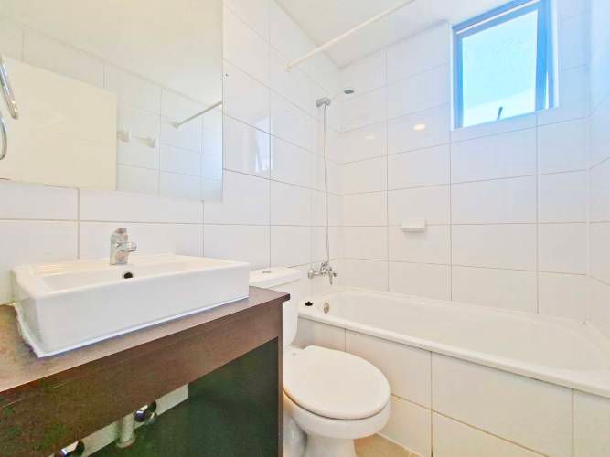 San Nicolas 1092 [280-4]