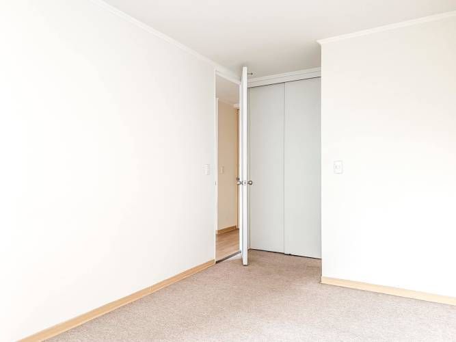 General Gana 1063 [369-1]