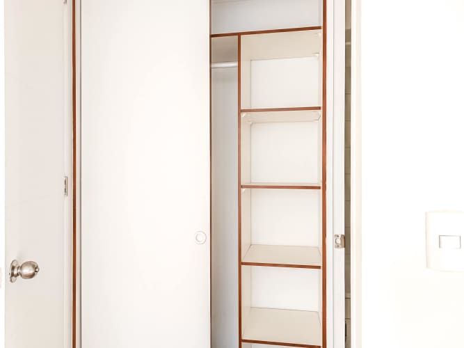 General Gana 1063 [369-1]