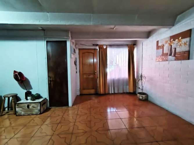 CALLE LOS VALLES, COMUNA COLINA