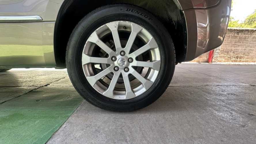 Suzuki Grand Nomade 2.4 AT GLX NAV (2015)